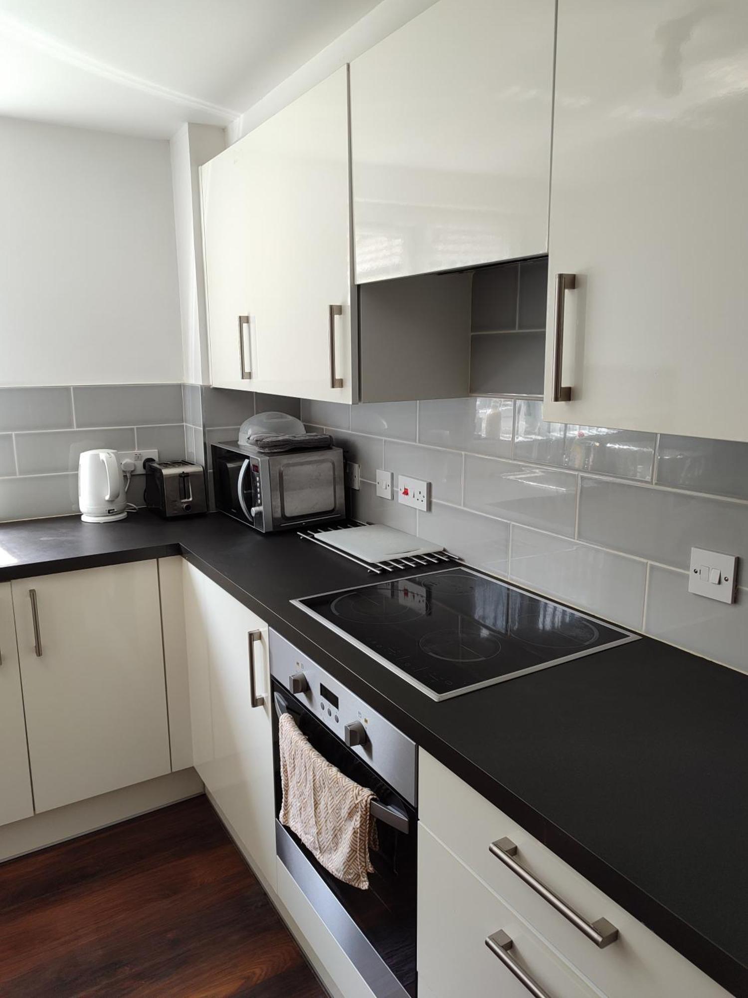 Comfortable Two Bedroom Modern Apartment London Exterior photo